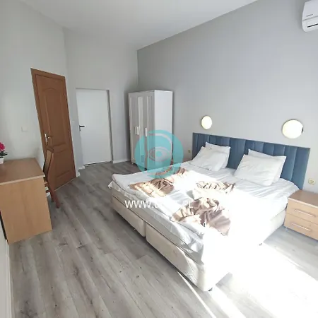 Trakia Plaza Apartamento *